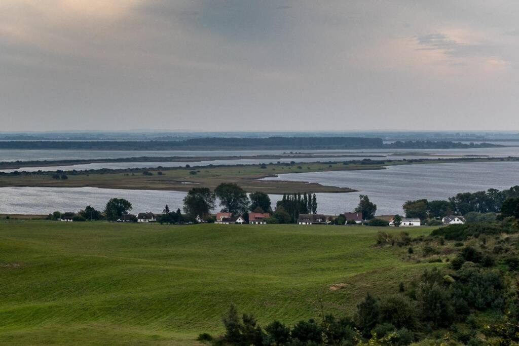 Lacky - Kleines Familienreihenmittelhaus In Grieben Hiddensee מראה חיצוני תמונה